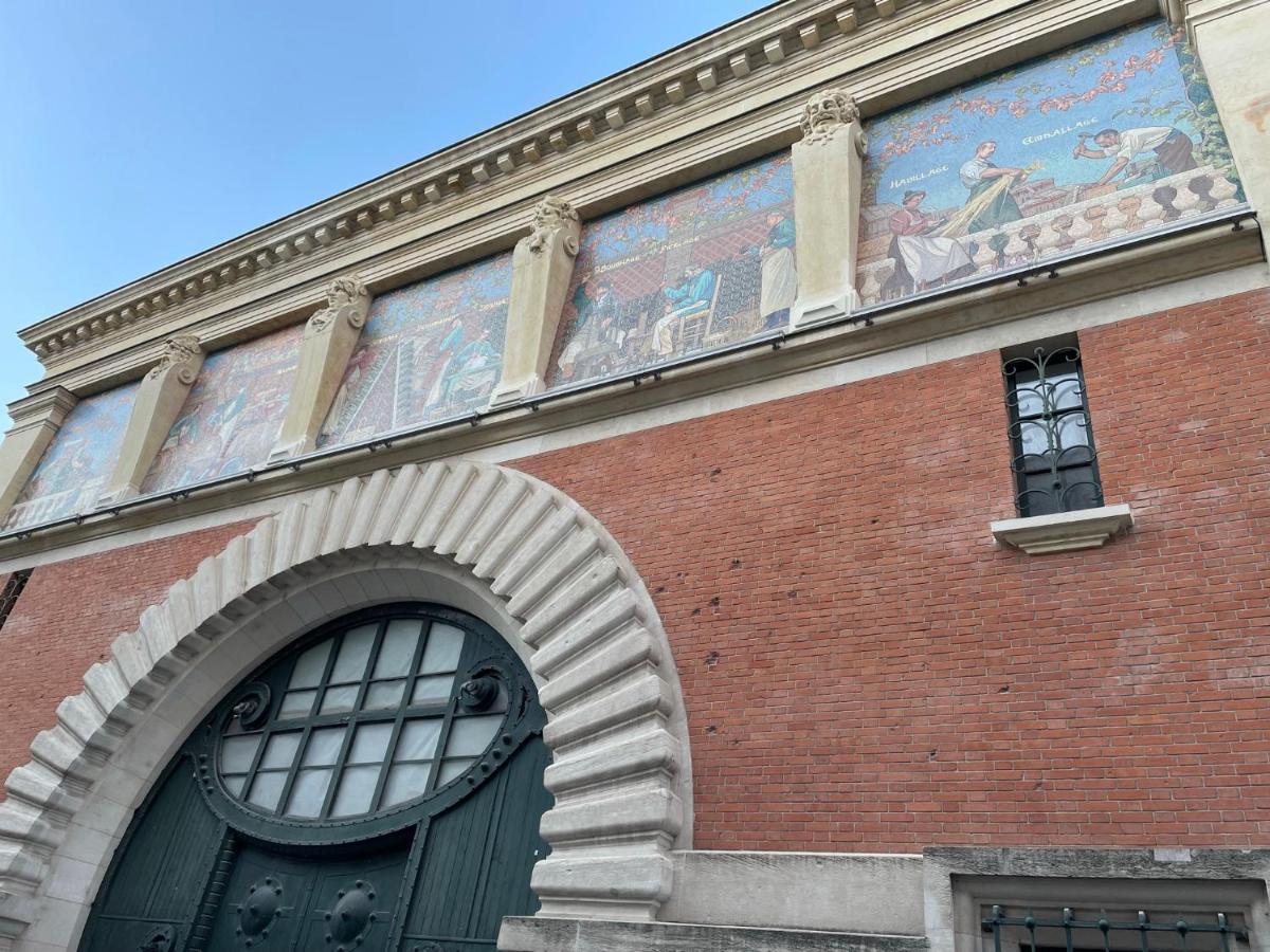 Charme De L'Ancien Pour Cet Appartement Entierement Renove Dans L'Hypercentre De Reims Eksteriør bilde